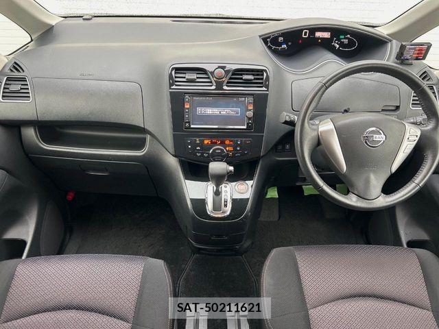Nissan SERENA 2012-01 6717239-1