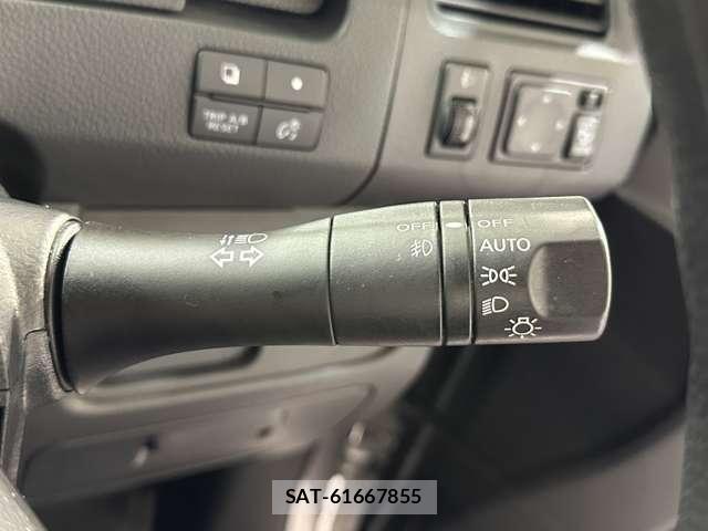 Nissan SERENA 2015-11 6717237-11