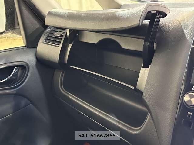 Nissan SERENA 2015-11 6717237-26