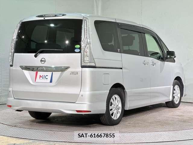 Nissan SERENA 2015-11 6717237-4