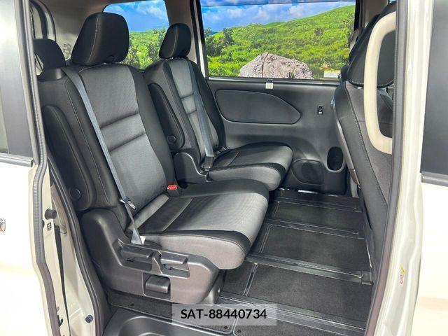Nissan SERENA 2021-12 6753227-8