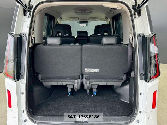 Nissan SERENA 2023-05 6753198-21