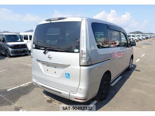 Nissan SERENA 2015-03 6791473-1