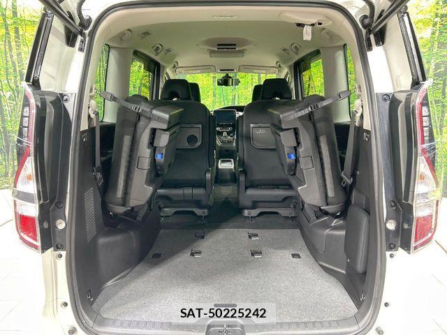 Nissan SERENA 2021-03 6817110-10