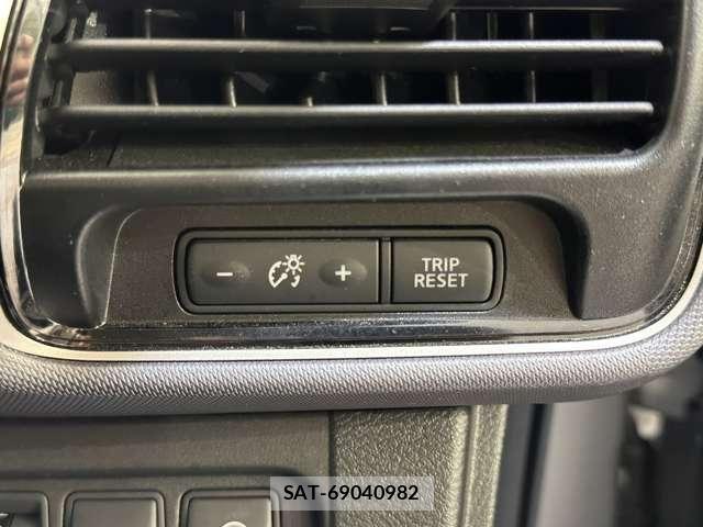 Nissan SERENA 2016-10 6817149-12