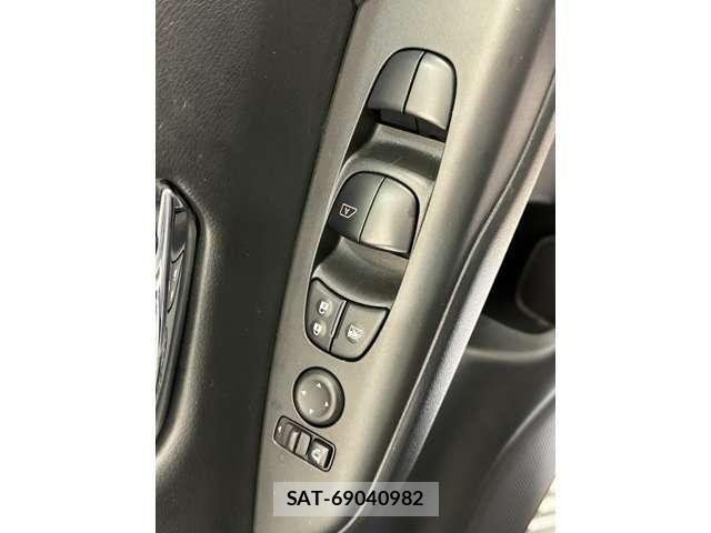 Nissan SERENA 2016-10 6817149-15