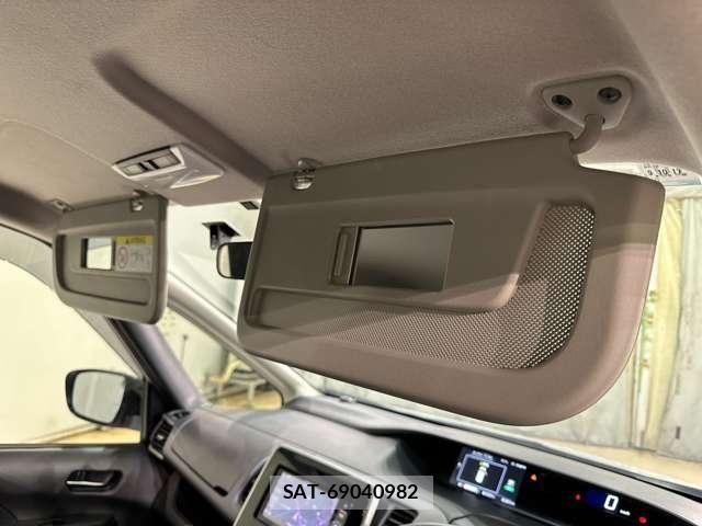 Nissan SERENA 2016-10 6817149-26