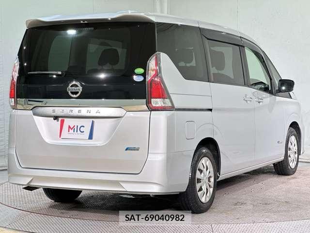 Nissan SERENA 2016-10 6817149-4