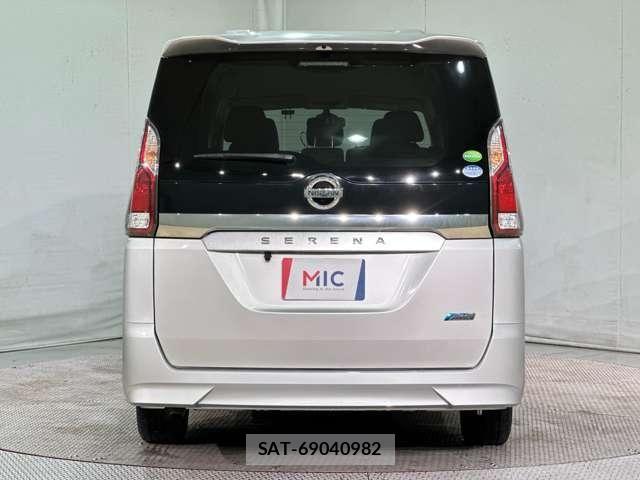 Nissan SERENA 2016-10 6817149-5