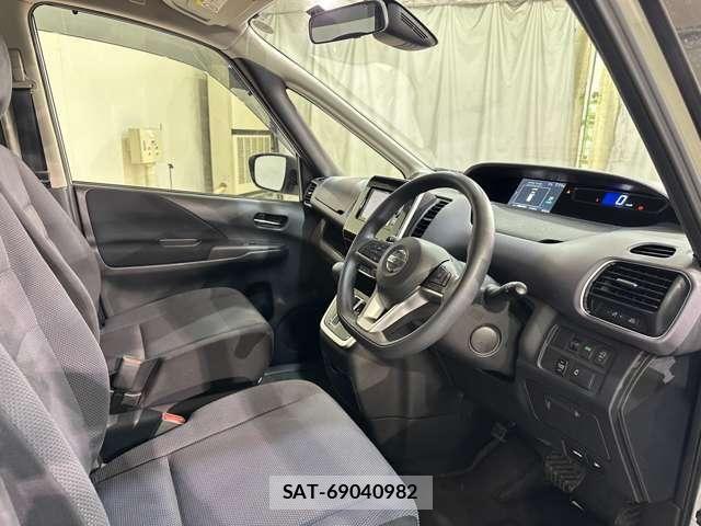 Nissan SERENA 2016-10 6817149-8