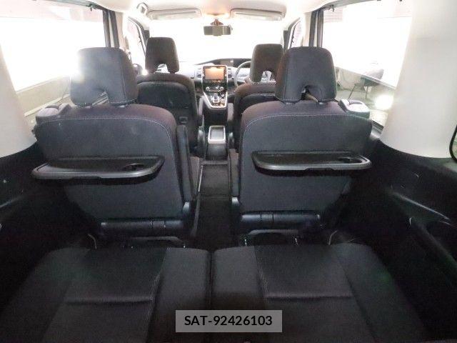 Nissan SERENA 2018-06 6817135-12