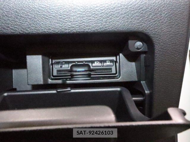 Nissan SERENA 2018-06 6817135-25