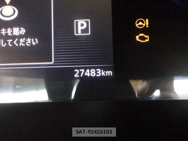 Nissan SERENA 2018-06 6817135-28