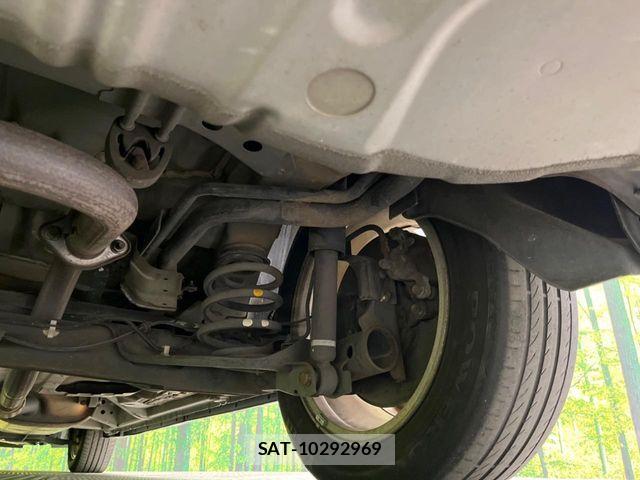 Nissan SERENA 2012-08 6817153-19