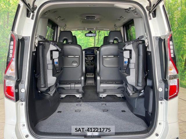 Nissan SERENA 2021-09 6817103-10