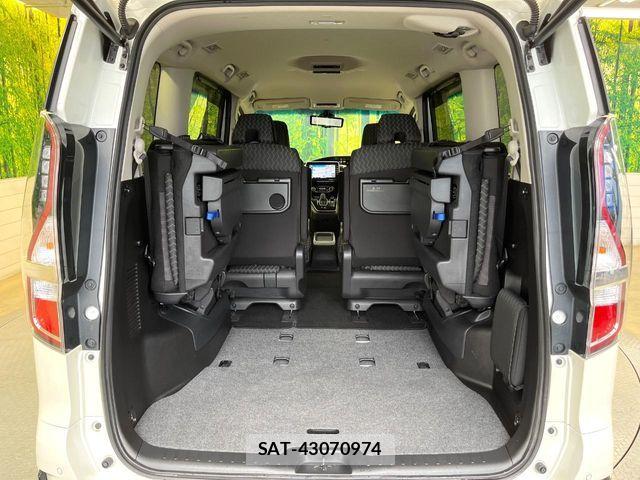 Nissan SERENA 2022-11 6817108-11