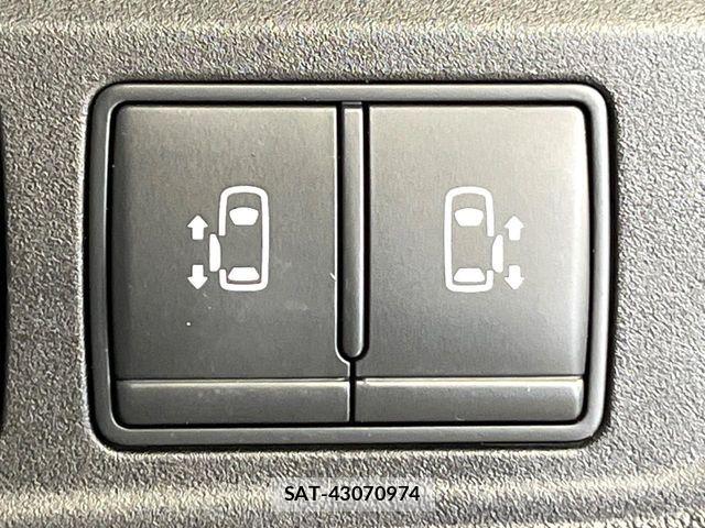 Nissan SERENA 2022-11 6817108-4