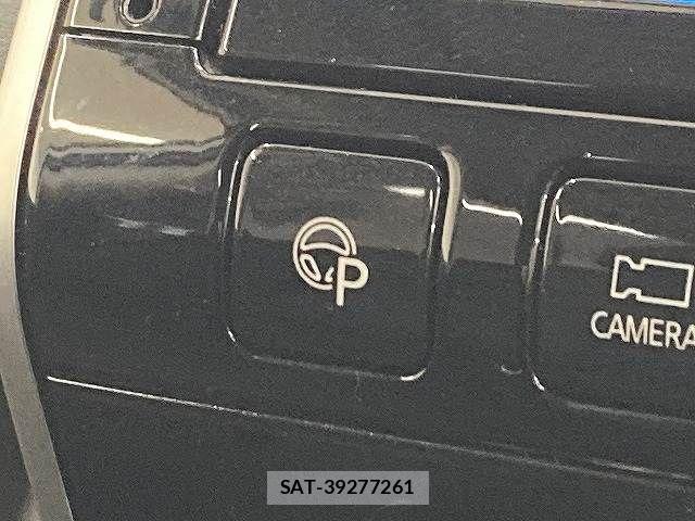 Nissan SERENA 2018-07 6817136-10