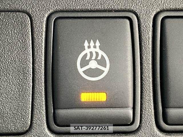 Nissan SERENA 2018-07 6817136-11