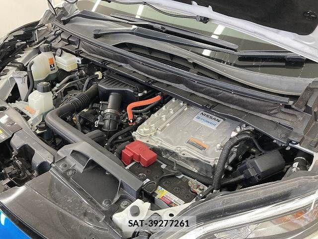 Nissan SERENA 2018-07 6817136-17