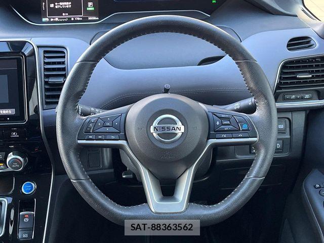 Nissan SERENA 2023-01 6817116-12