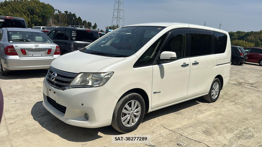 Nissan SERENA 2012-08 6681861-0