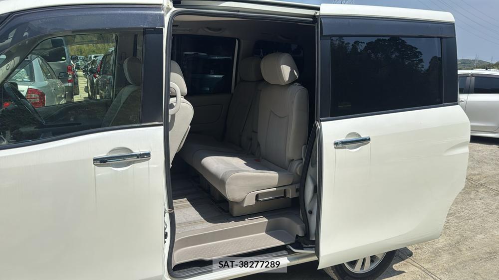 Nissan SERENA 2012-08 6681861-9