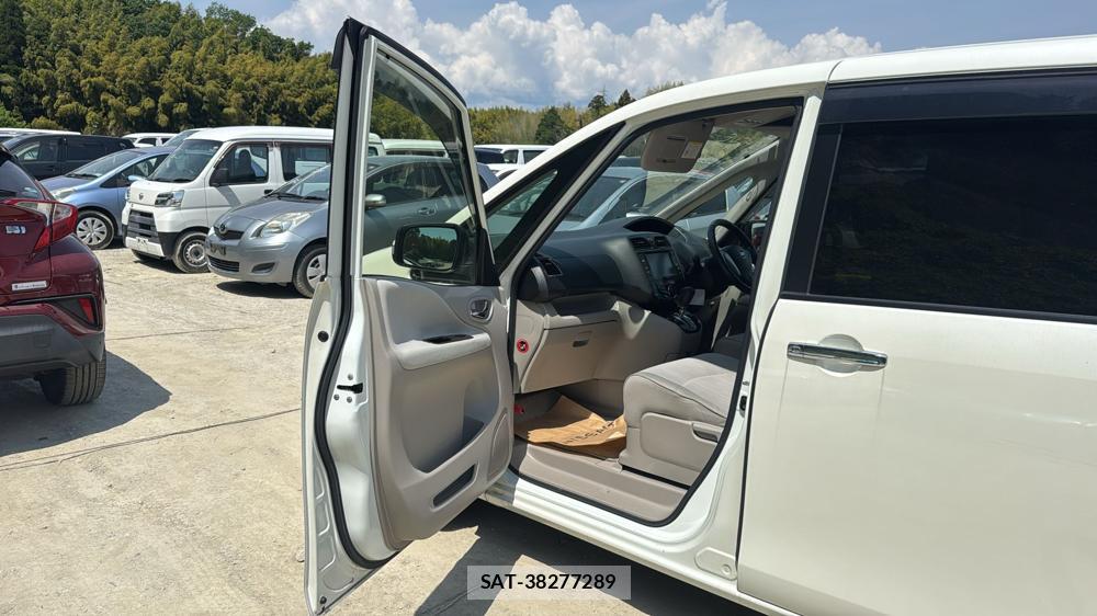 Nissan SERENA 2012-08 6681861-10