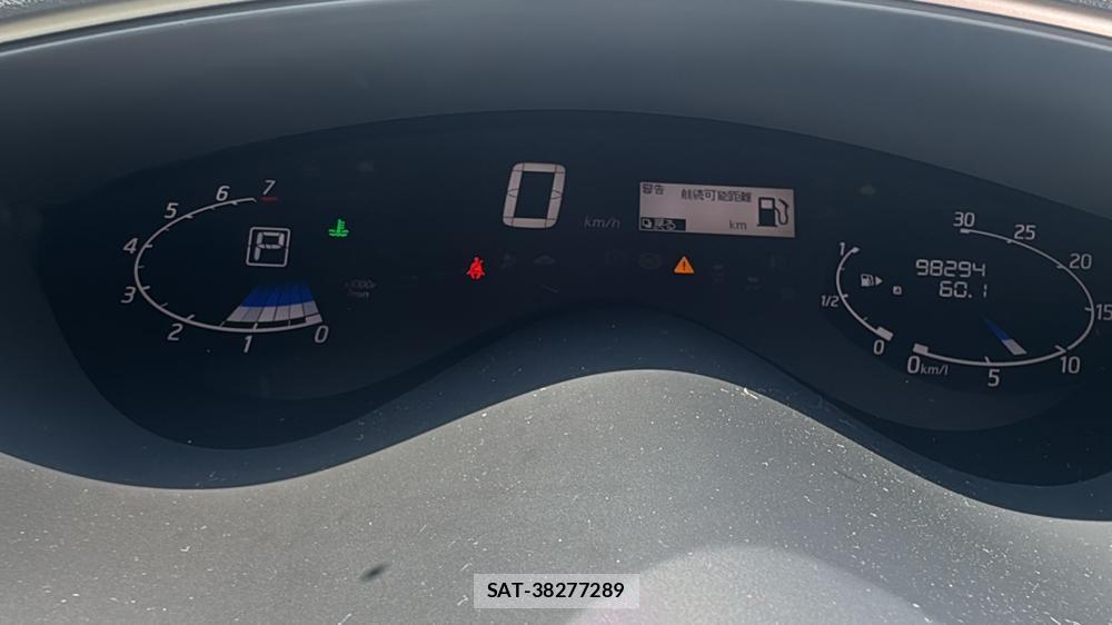 Nissan SERENA 2012-08 6681861-13