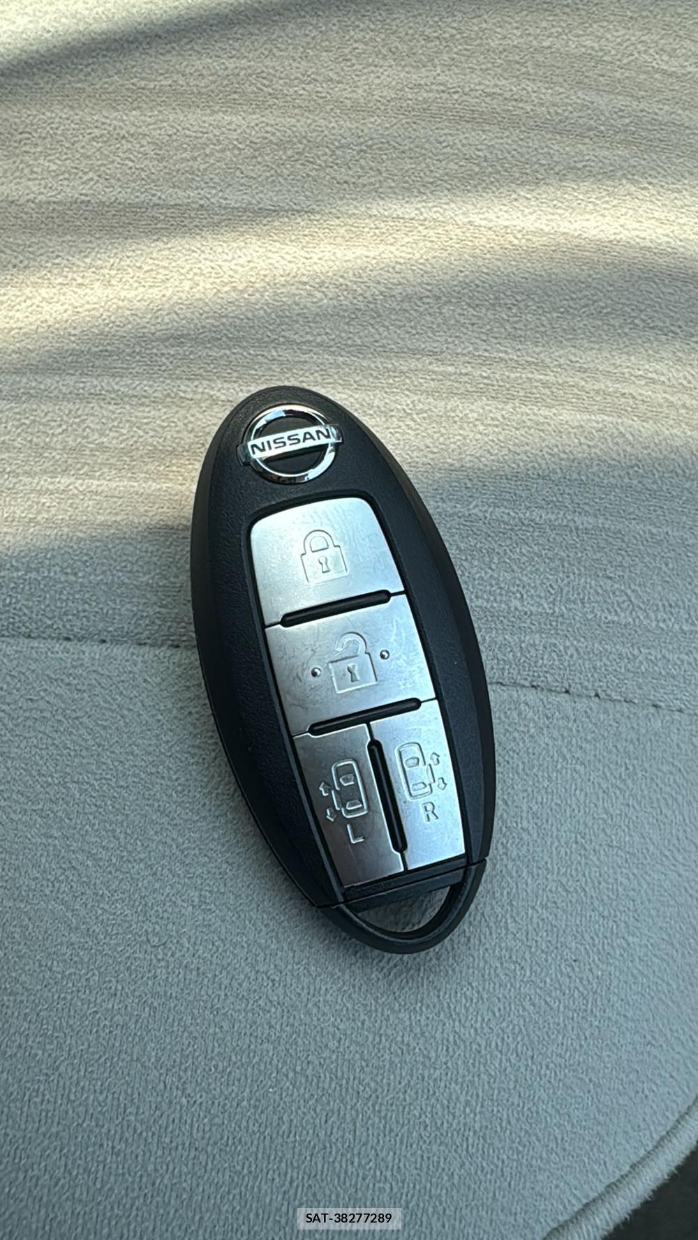Nissan SERENA 2012-08 6681861-16