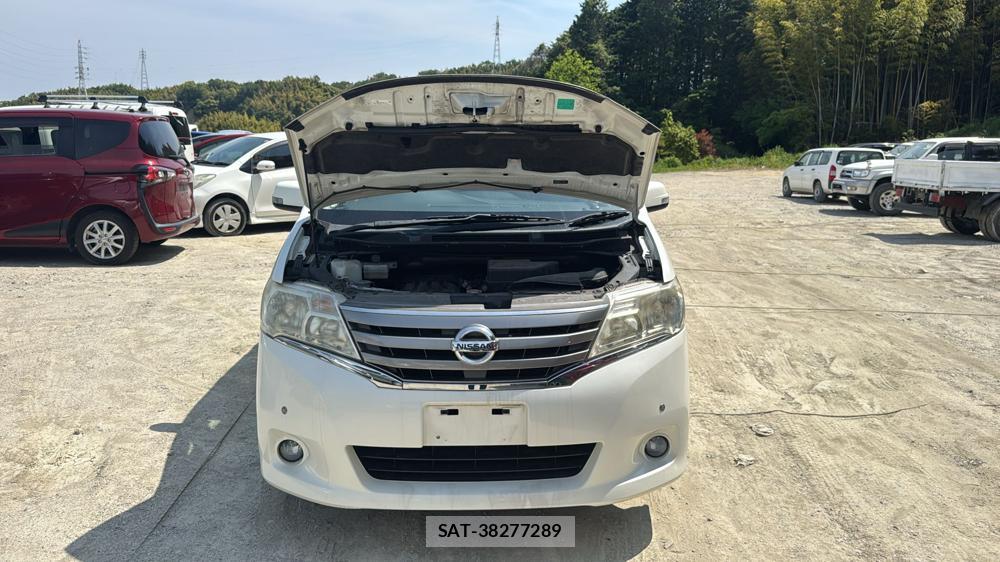 Nissan SERENA 2012-08 6681861-24