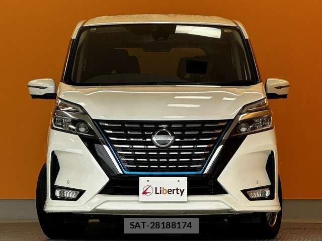 Nissan SERENA 2021-08 6912392-13