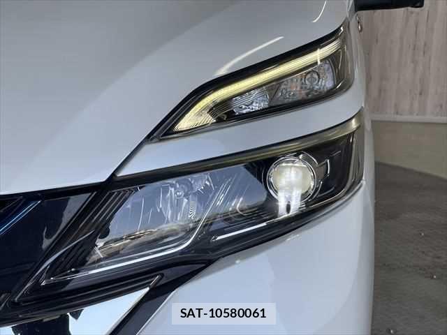 Nissan SERENA 2018-03 6912409-14