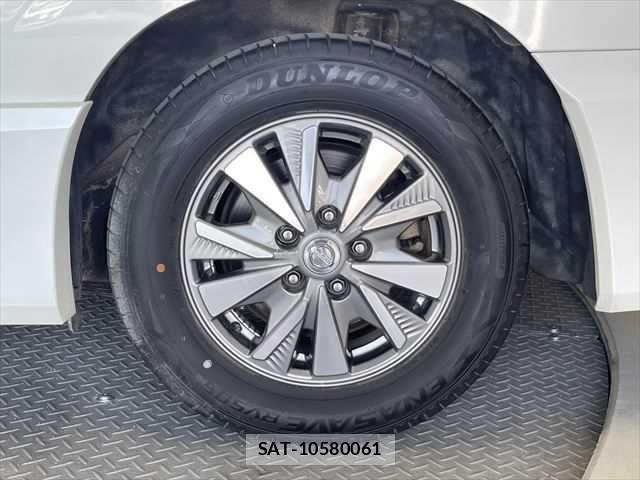 Nissan SERENA 2018-03 6912409-16