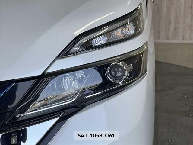 Nissan SERENA 2018-03 6912409-24