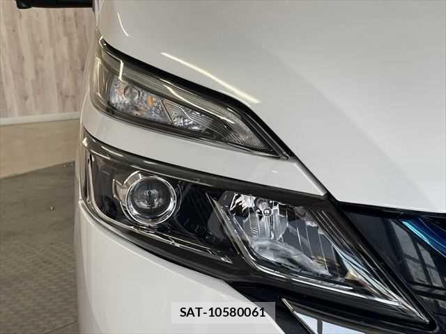 Nissan SERENA 2018-03 6912409-26