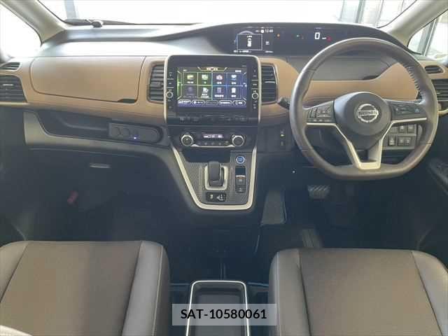 Nissan SERENA 2018-03 6912409-2