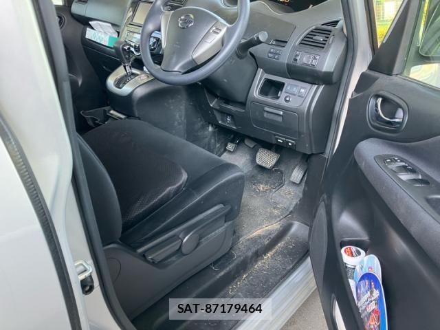 Nissan SERENA 2011-11 6912431-8
