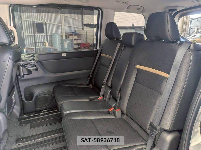 Nissan SERENA 2023-06 6912369-21