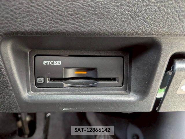 Nissan SERENA 2023-09 6912366-11