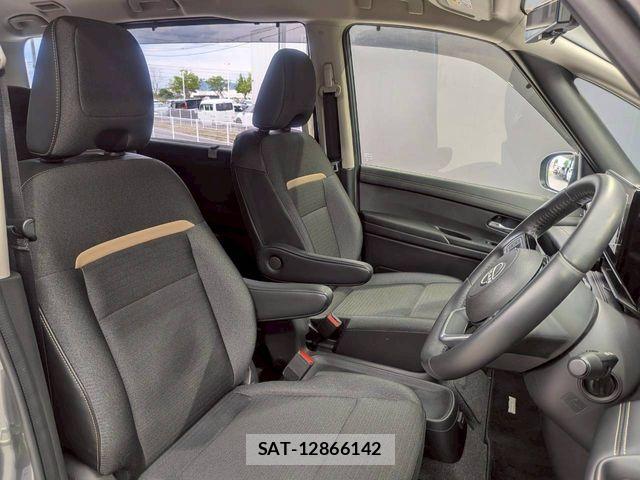 Nissan SERENA 2023-09 6912366-15
