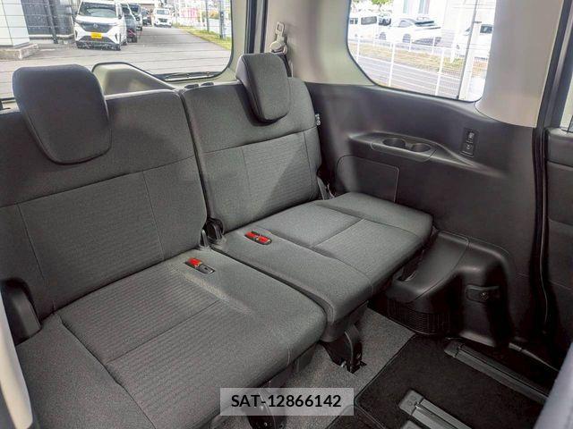 Nissan SERENA 2023-09 6912366-17
