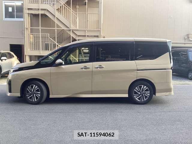 Nissan SERENA 2023-10 6912356-18