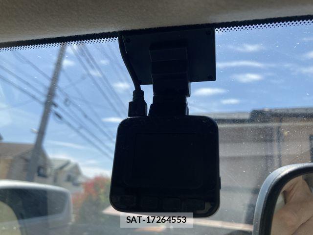 Nissan SERENA 2017-12 6912421-17