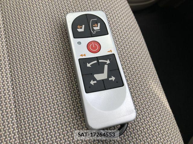 Nissan SERENA 2017-12 6912421-28