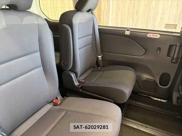 Nissan SERENA 2019-04 6912419-10
