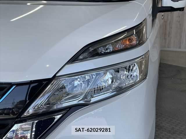 Nissan SERENA 2019-04 6912419-22
