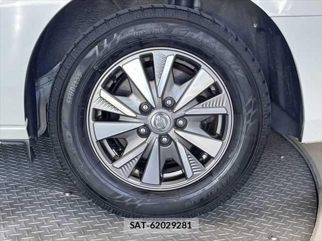Nissan SERENA 2019-04 6912419-27
