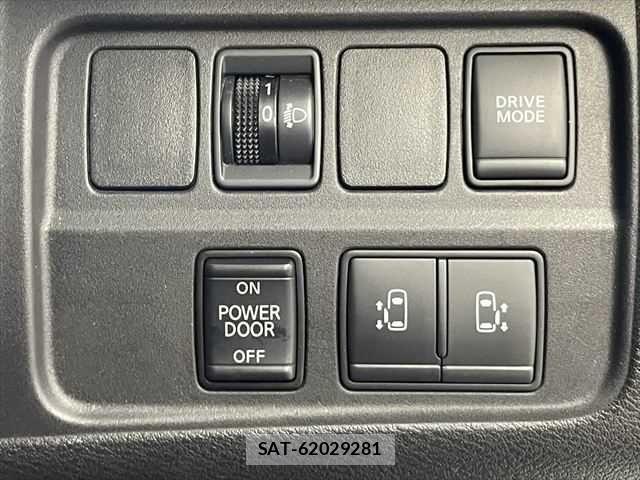 Nissan SERENA 2019-04 6912419-6