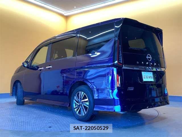 Nissan SERENA 2023-04 6912379-12